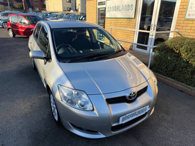 Toyota Auris 1.6 VVTi TR 5 Door Hatchback Petrol Silver